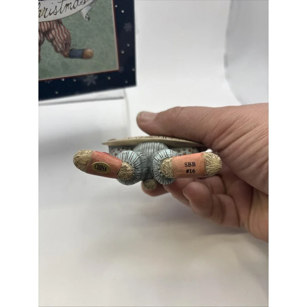 Vtrg~Sherri Buck Baldwin~Bunny Ornament with Merry Christmas Banner~IOB